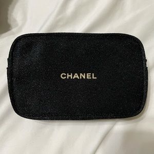 Chanel cosmetic bag. Holiday 2020
